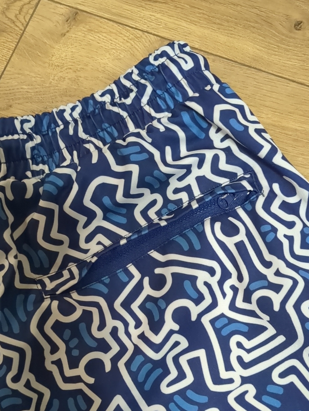 Keith Haring X Palace Shoe Blue White Men's Shorts Pop Art NYC Graffiti Size M - Picture 4 of 15